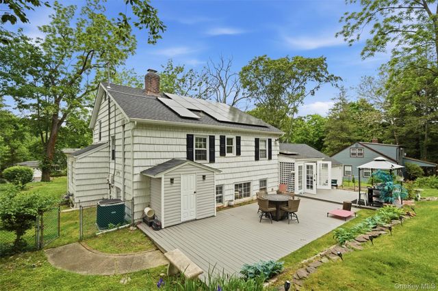 10 Tanyard Lane, Huntington, NY 11743