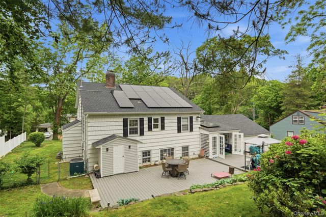 10 Tanyard Lane, Huntington, NY 11743