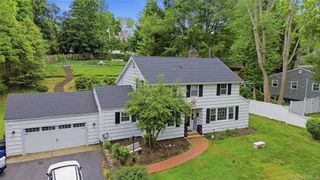10 Tanyard Lane, Huntington, NY 11743
