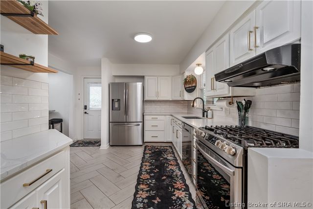 7815 Highway 60, Sellersburg, IN 47172