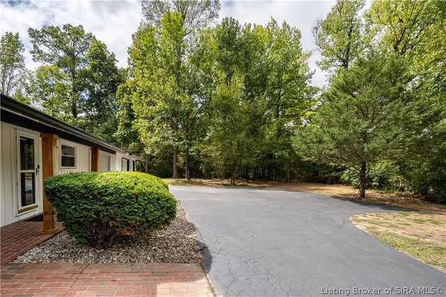 7815 Highway 60, Sellersburg, IN 47172