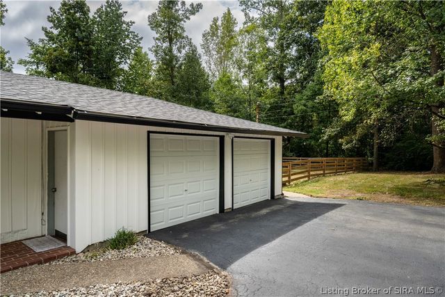 7815 Highway 60, Sellersburg, IN 47172