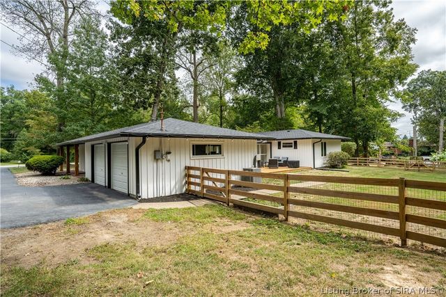 7815 Highway 60, Sellersburg, IN 47172