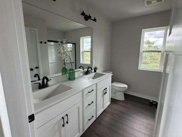 N101W16895 Tanglewood DRIVE, Germantown, WI 53022
