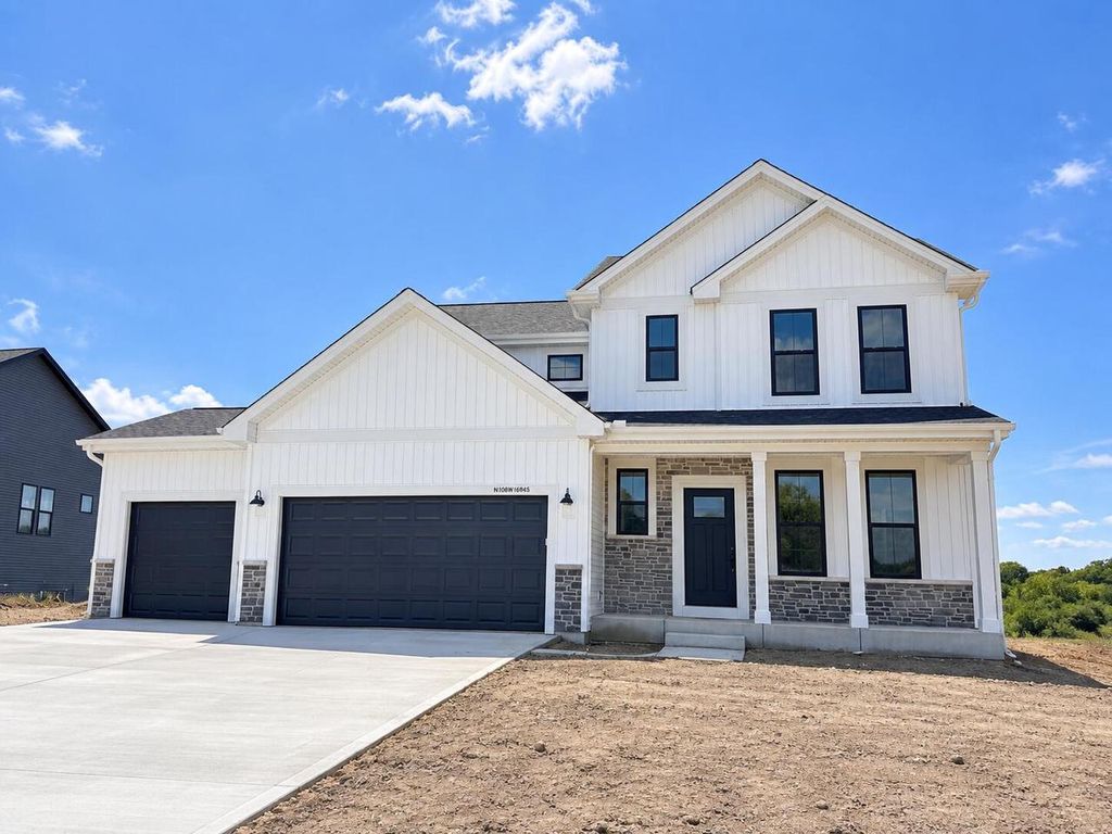 N101W16895 Tanglewood DRIVE, Germantown, WI 53022