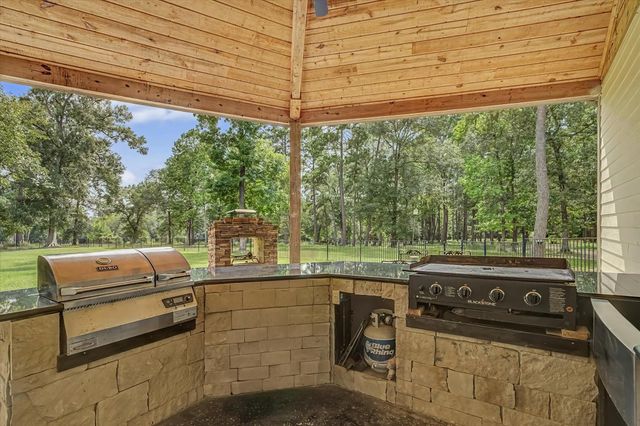 26816 Vista Meadow Court, Huffman, TX 77336