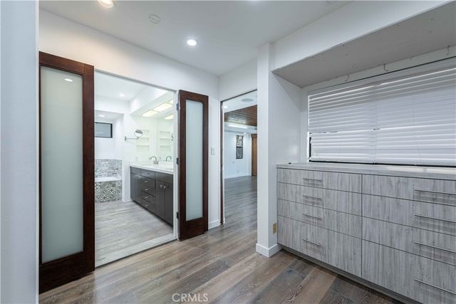 23345 Oxnard Street, Woodland Hills, CA 91367