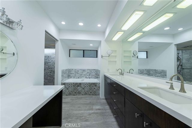 23345 Oxnard Street, Woodland Hills, CA 91367