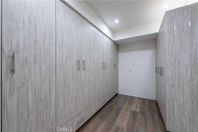 23345 Oxnard Street, Woodland Hills, CA 91367