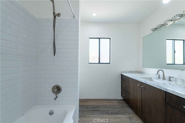 23345 Oxnard Street, Woodland Hills, CA 91367