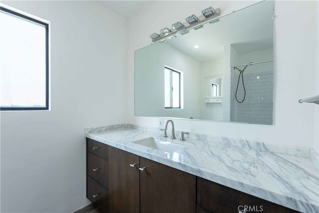 23345 Oxnard Street, Woodland Hills, CA 91367