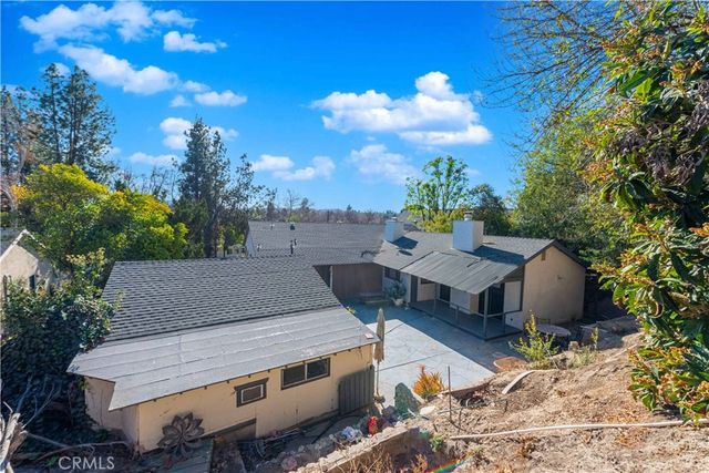 23345 Oxnard Street, Woodland Hills, CA 91367