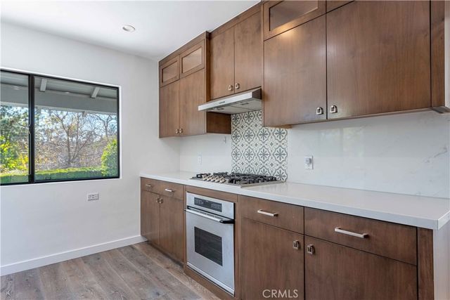 23345 Oxnard Street, Woodland Hills, CA 91367