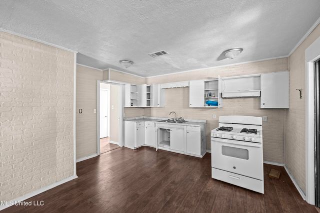 920 Woody Drive, Jackson, MS 39212