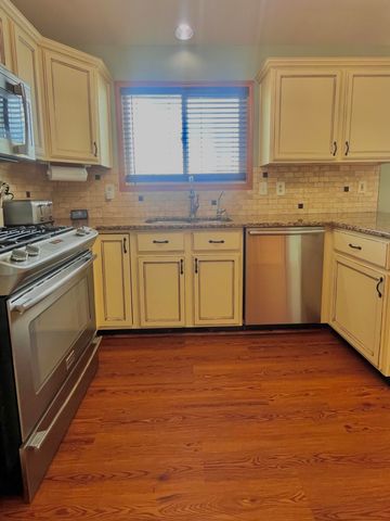 10622 Manor Drive, St. John, IN 46373