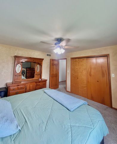 10622 Manor Drive, St. John, IN 46373