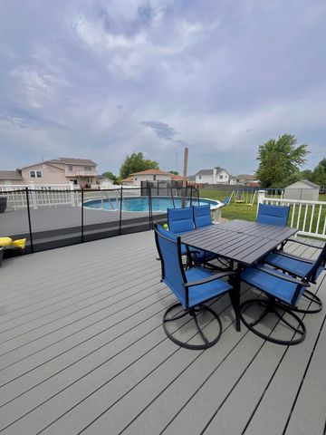 10622 Manor Drive, St. John, IN 46373