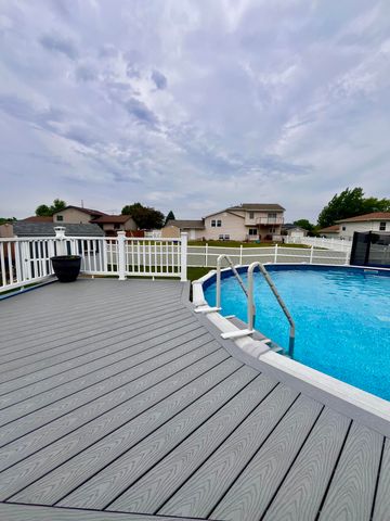 10622 Manor Drive, St. John, IN 46373