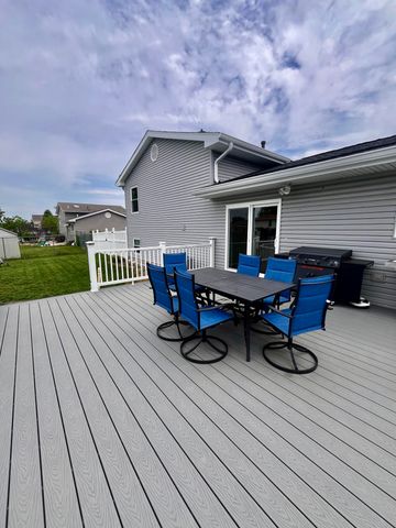 10622 Manor Drive, St. John, IN 46373
