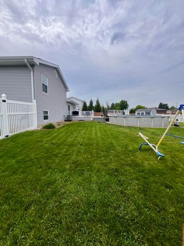 10622 Manor Drive, St. John, IN 46373
