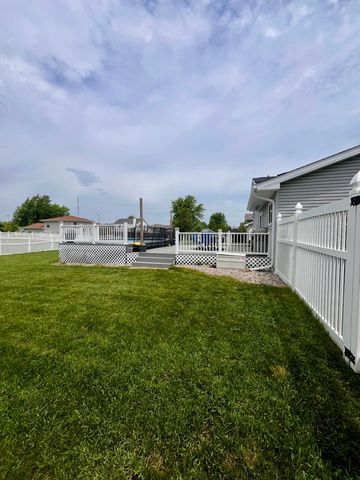 10622 Manor Drive, St. John, IN 46373