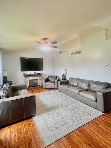 10622 Manor Drive, St. John, IN 46373