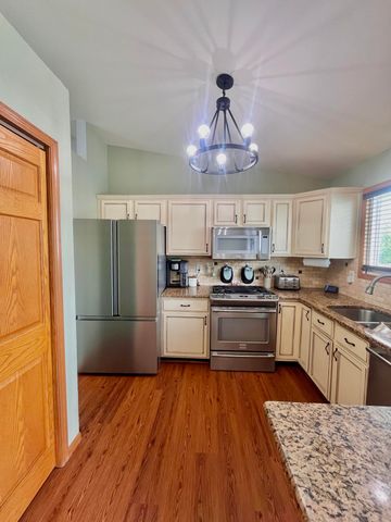 10622 Manor Drive, St. John, IN 46373