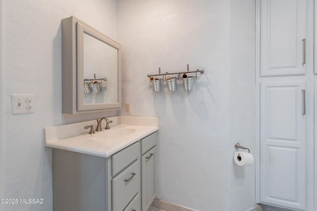 1645 N Indigo Drive, Tucson, AZ 85745