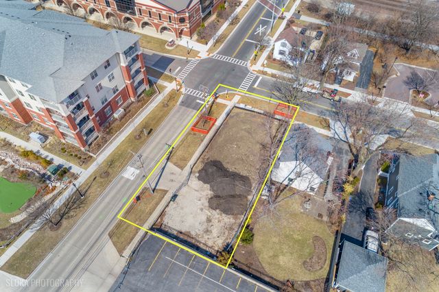 451 Duane Street, Glen Ellyn, IL 60137