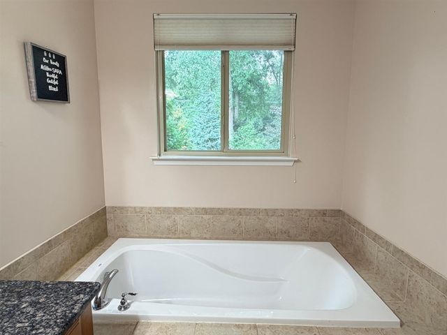 2708 Trillium Hills Drive, Commerce Twp, MI 48382