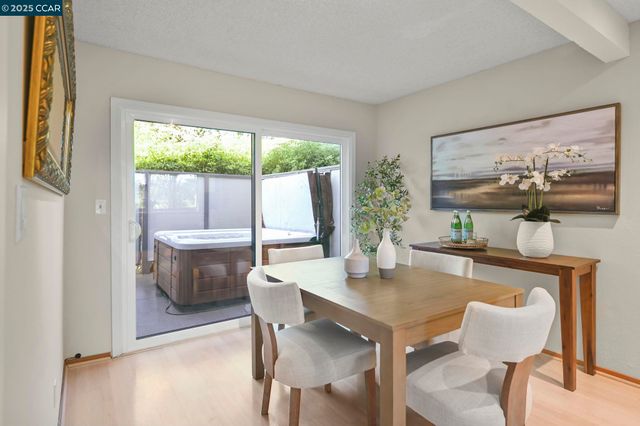 1566 Ashwood Dr, Martinez, CA 94553