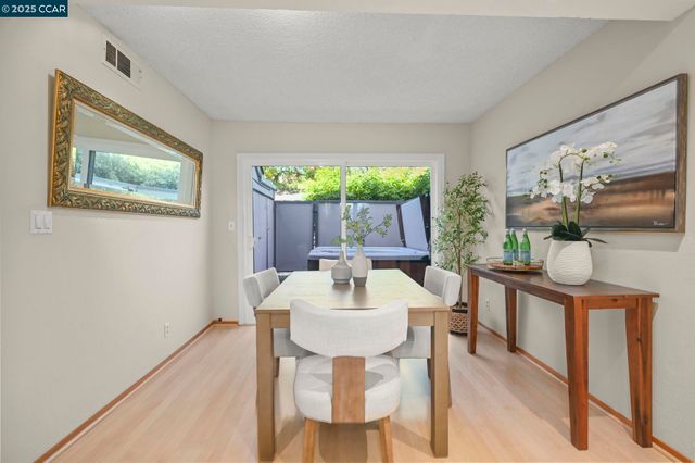 1566 Ashwood Dr, Martinez, CA 94553