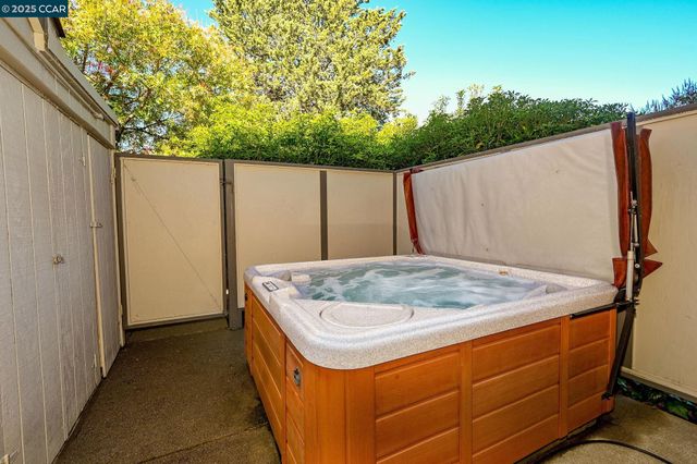 1566 Ashwood Dr, Martinez, CA 94553