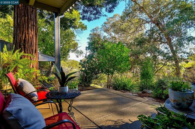 1566 Ashwood Dr, Martinez, CA 94553