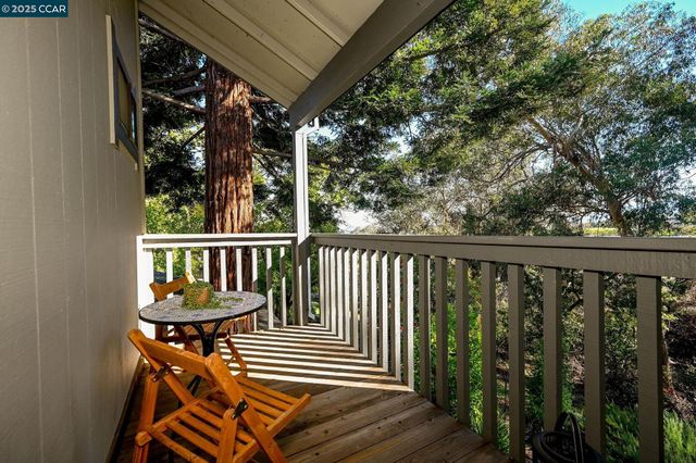 1566 Ashwood Dr, Martinez, CA 94553