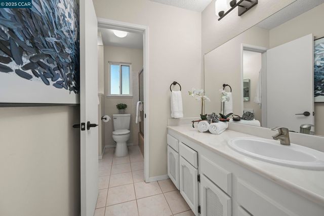 1566 Ashwood Dr, Martinez, CA 94553