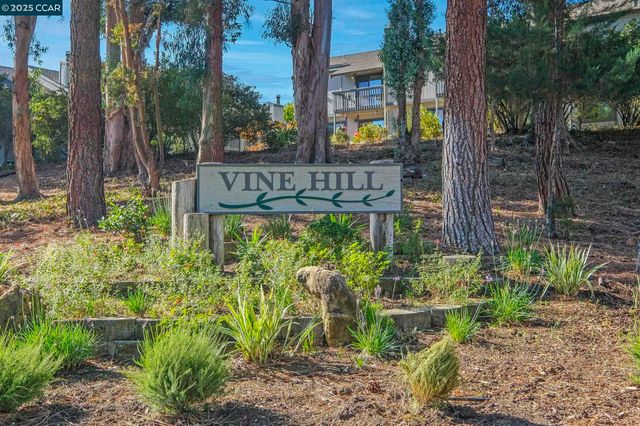 1566 Ashwood Dr, Martinez, CA 94553