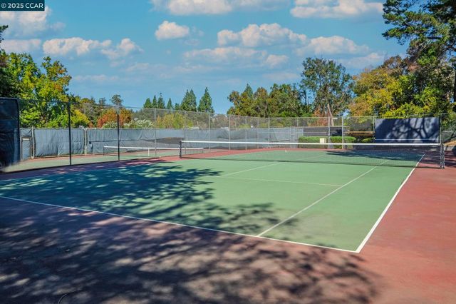 1566 Ashwood Dr, Martinez, CA 94553