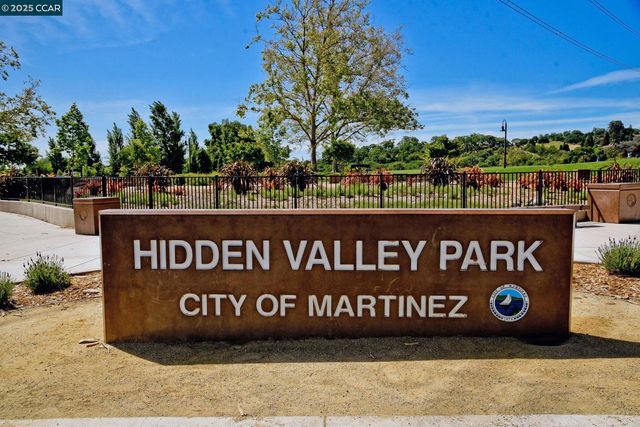 1566 Ashwood Dr, Martinez, CA 94553