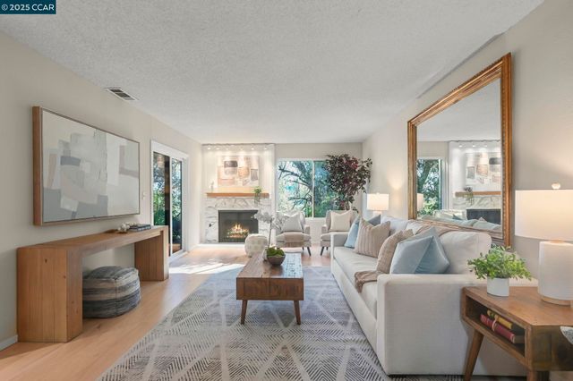 1566 Ashwood Dr, Martinez, CA 94553