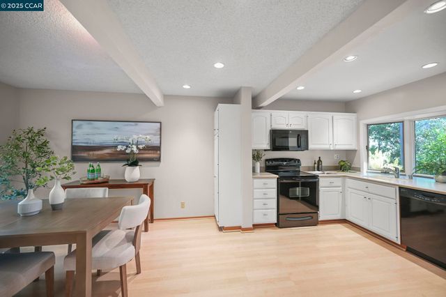 1566 Ashwood Dr, Martinez, CA 94553