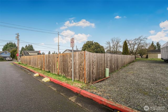 927 21st Street SE, Puyallup, WA 98372