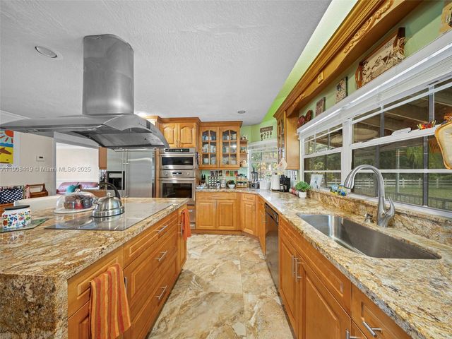 6365 NW 79th Way, Parkland, FL 33067