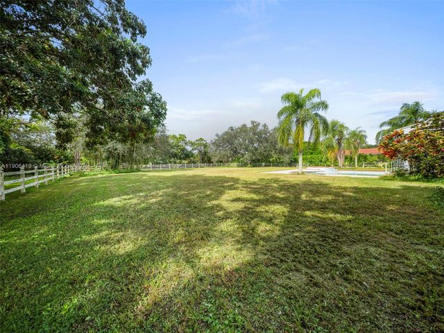 6365 NW 79th Way, Parkland, FL 33067