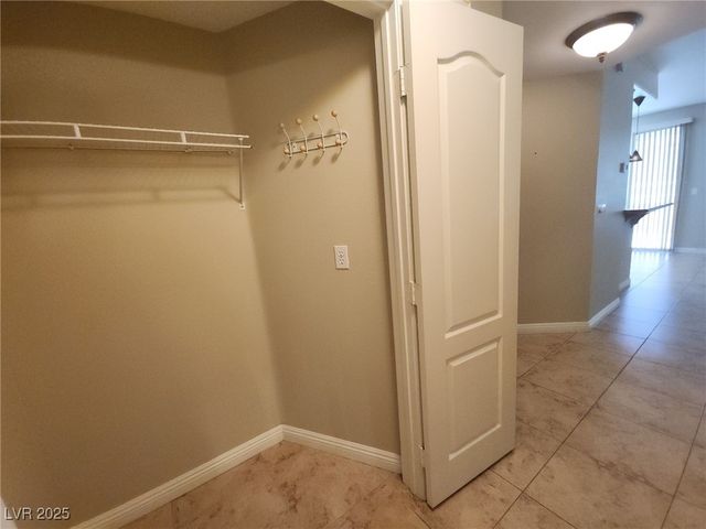 9901 Trailwood Drive 1039, Las Vegas, NV 89134