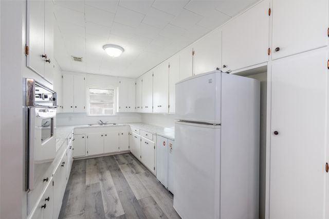 116 E Wallace ST, Gonzales, TX 78629