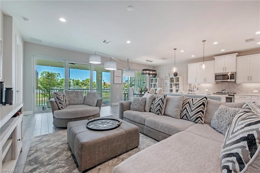 2555 Seychelles DR 407, NAPLES, FL 34112 — photo 3