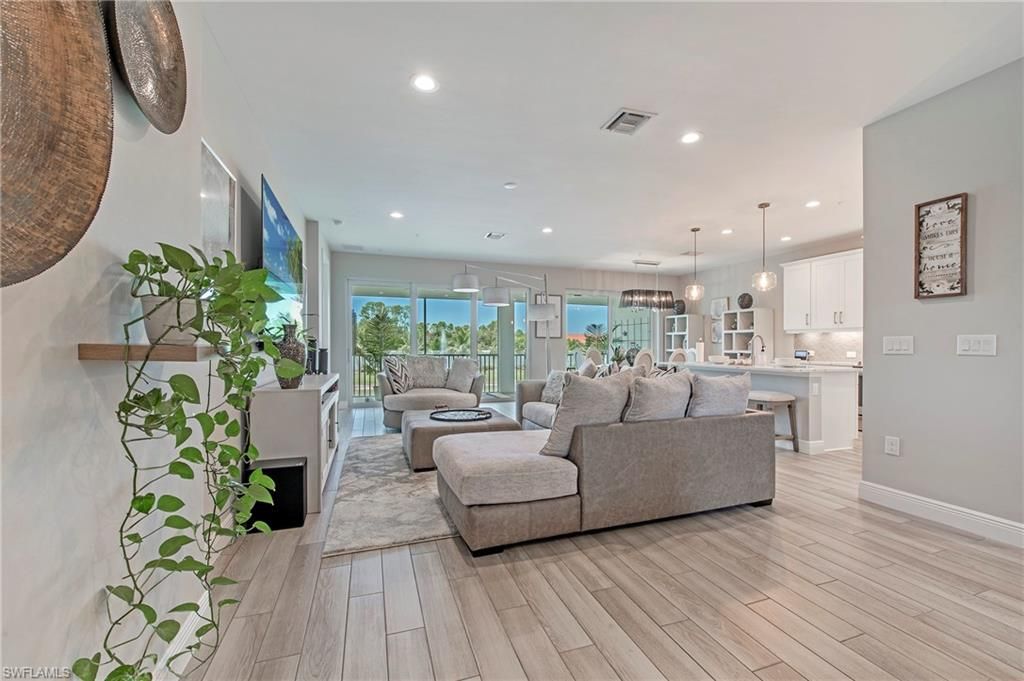 2555 Seychelles DR 407, NAPLES, FL 34112 — photo 5