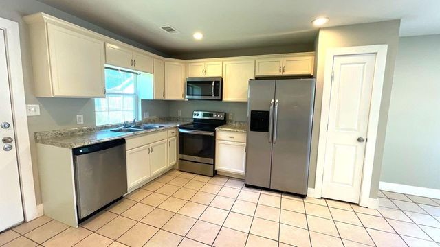 11435 Raincove Drive A, Houston, TX 77016