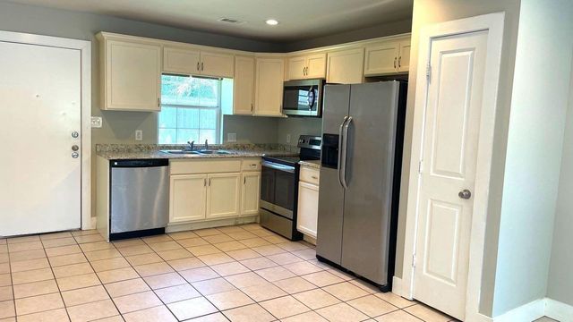 11435 Raincove Drive A, Houston, TX 77016